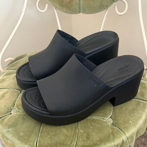 CROCS Women's Black Platform Mules